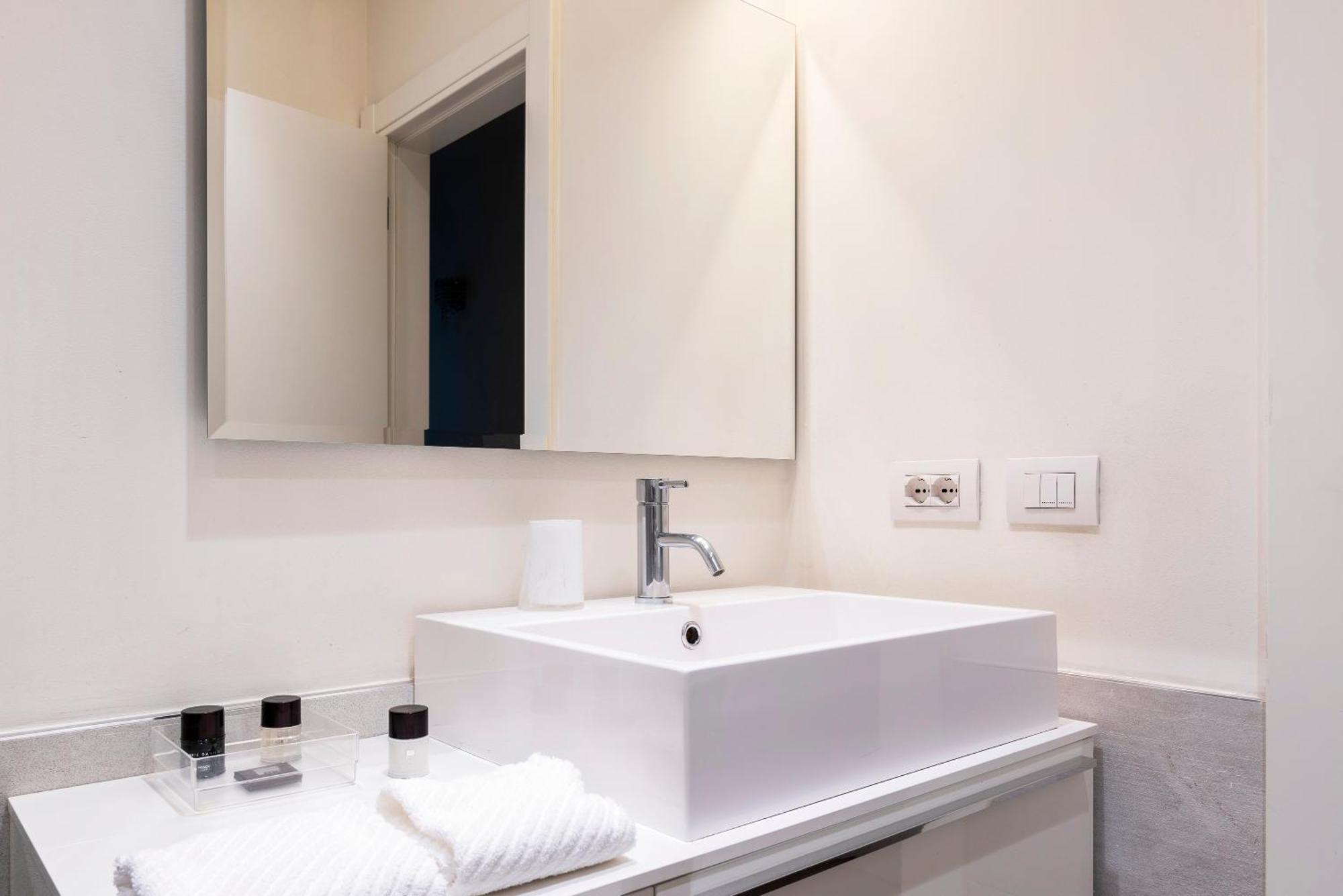 Apartament Fifty Eight Milan Duomo Zewnętrze zdjęcie
